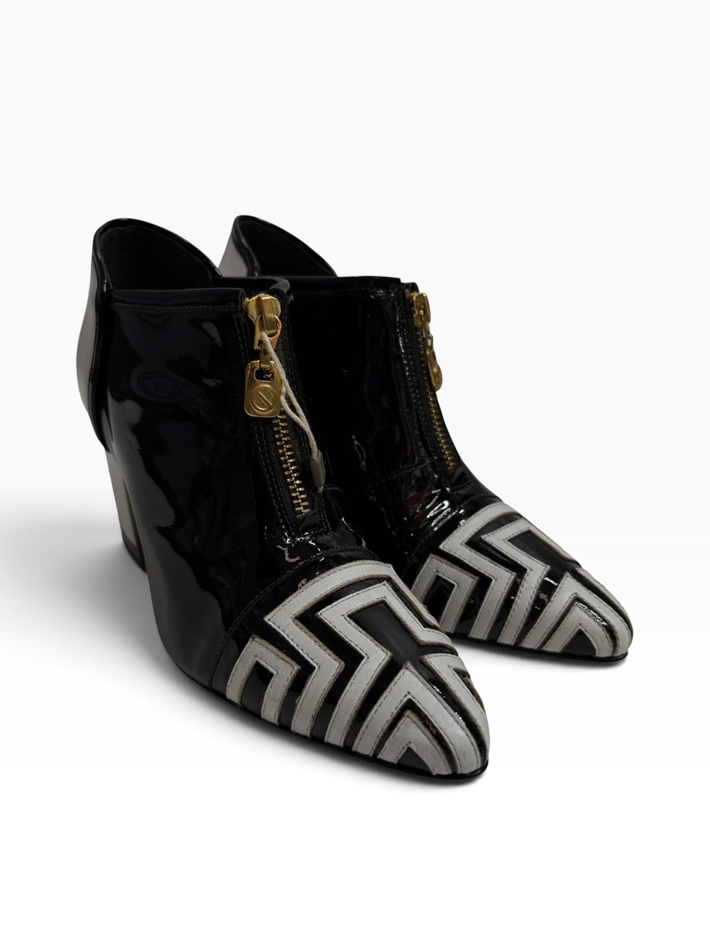 KAT MACONIE Black Patent Ankle Booties with White Geometric Toe $378 Retail